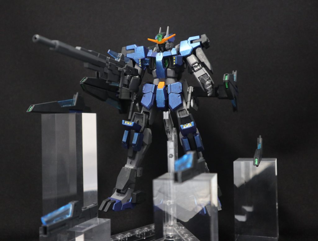 GNライフルビットx6、GNピストルビットx2、GNマイクロミサイルを展開しての、フルブラスト