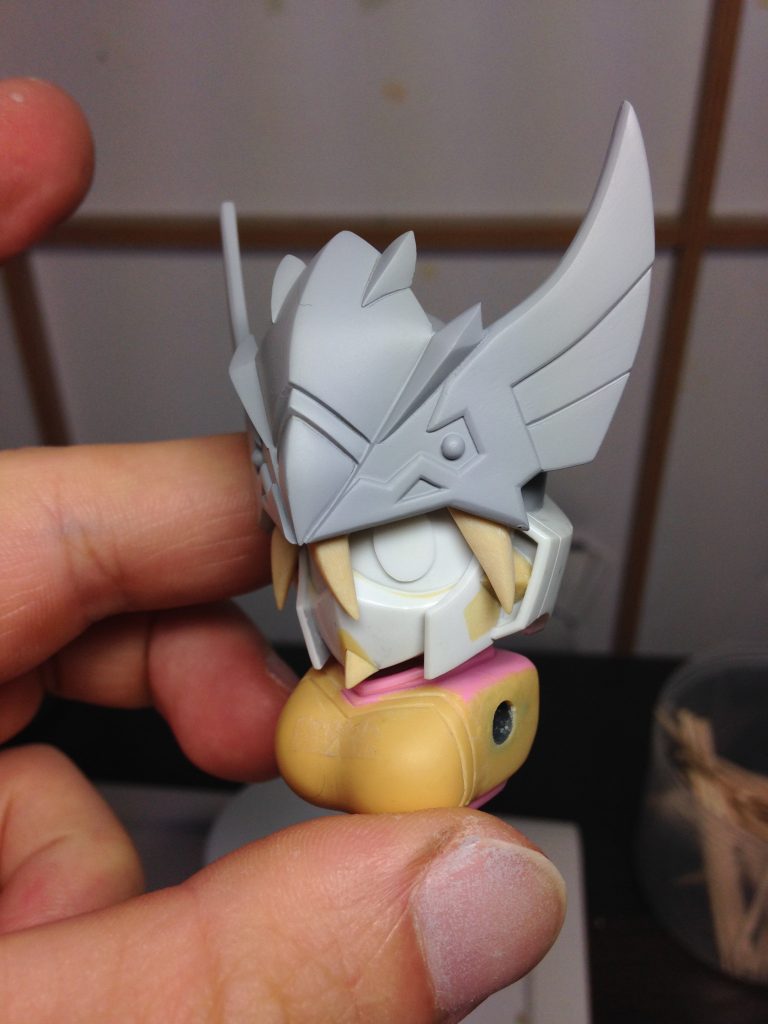 立体感を強調するため 目はプラバンの切り出しで加工