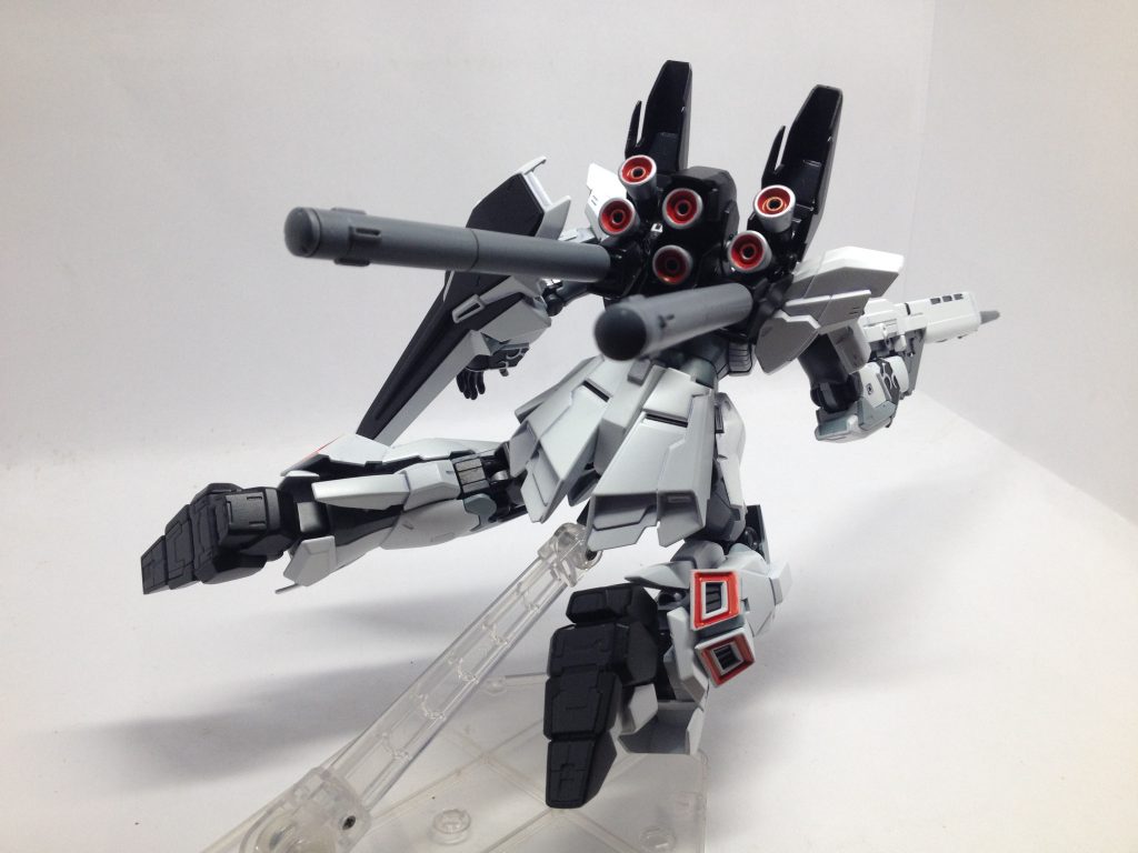 この後ろ姿のバックパックの6基付いてるスラスターが大好き