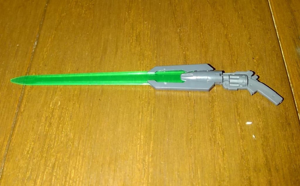 メイン武装のGNガンブレードリボルバー。
某有名RPGの武器を参考に作りました。
勿論クアンタのソードビットと合体も可能。