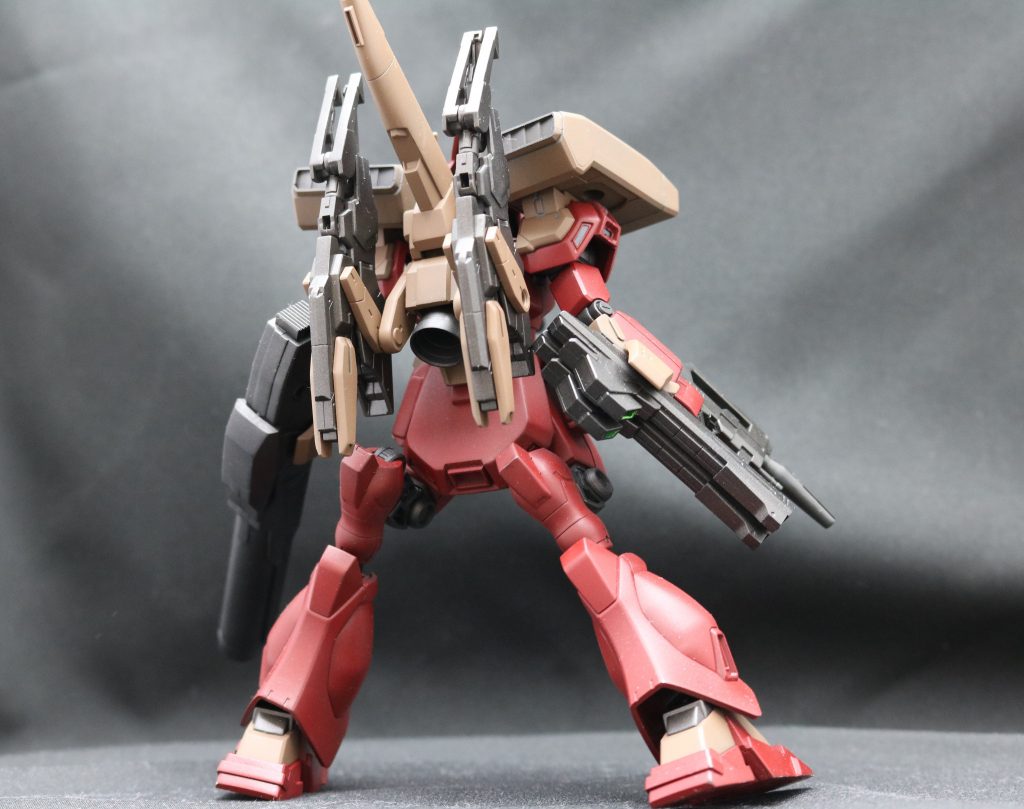 バックショット
背部ビームキャノンは腕の可動に合わせて、常に干渉しないように動くという脳内設定...