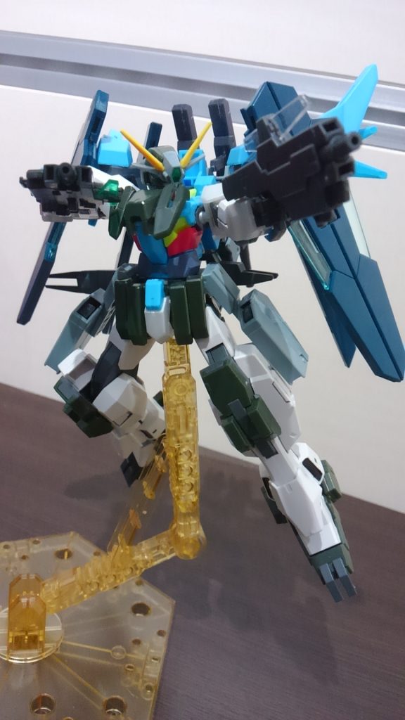 主兵装、GNバルカン。