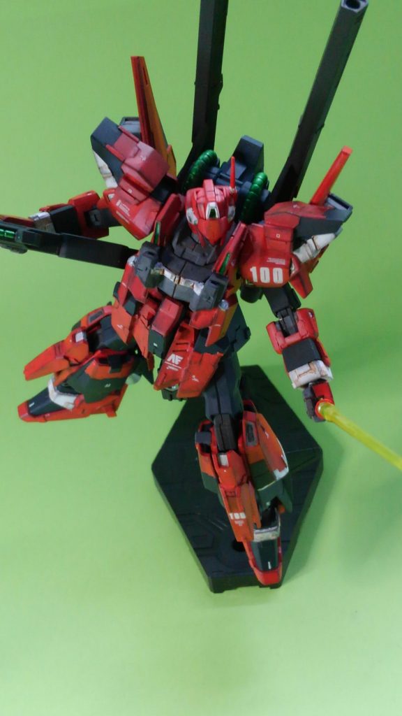 MSZ-00100紅百式–2枚目/制作者：イイジママサミ