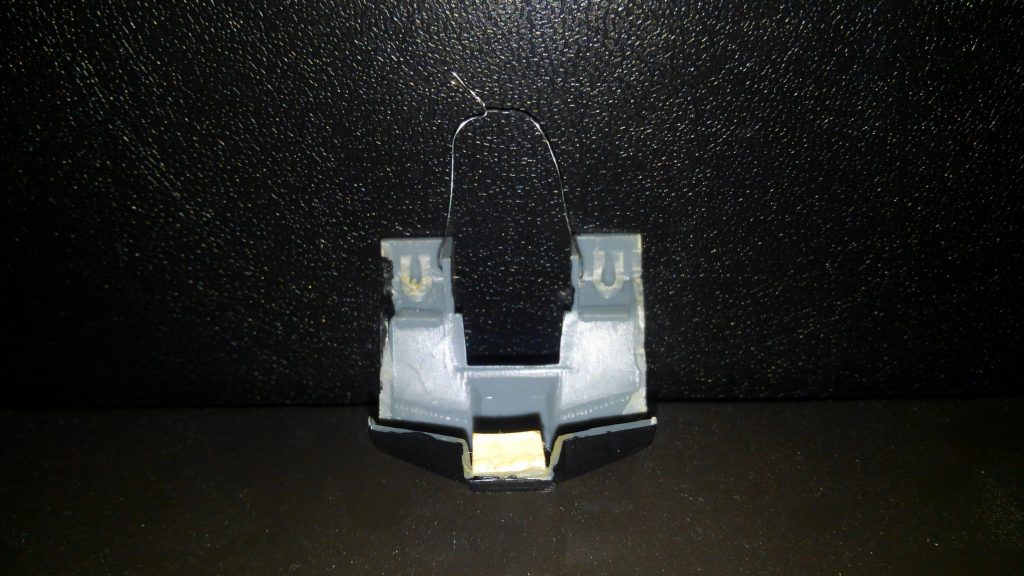 胴体のチョバムアーマーは針金での首かけ方式・・・しかも下部は厚紙挟んで固定って何しとん当時の自分(((^_^;)