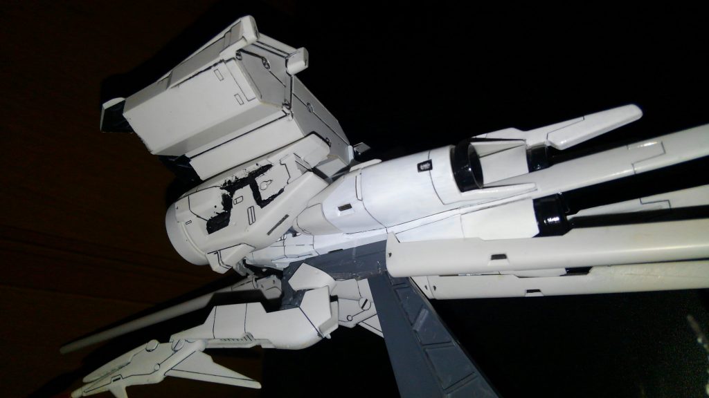 初めてスプレー缶での塗装に挑戦した作品です。
色違い部分は塗料不足に陥ったので筆塗りした箇所ですな(´;д;`)