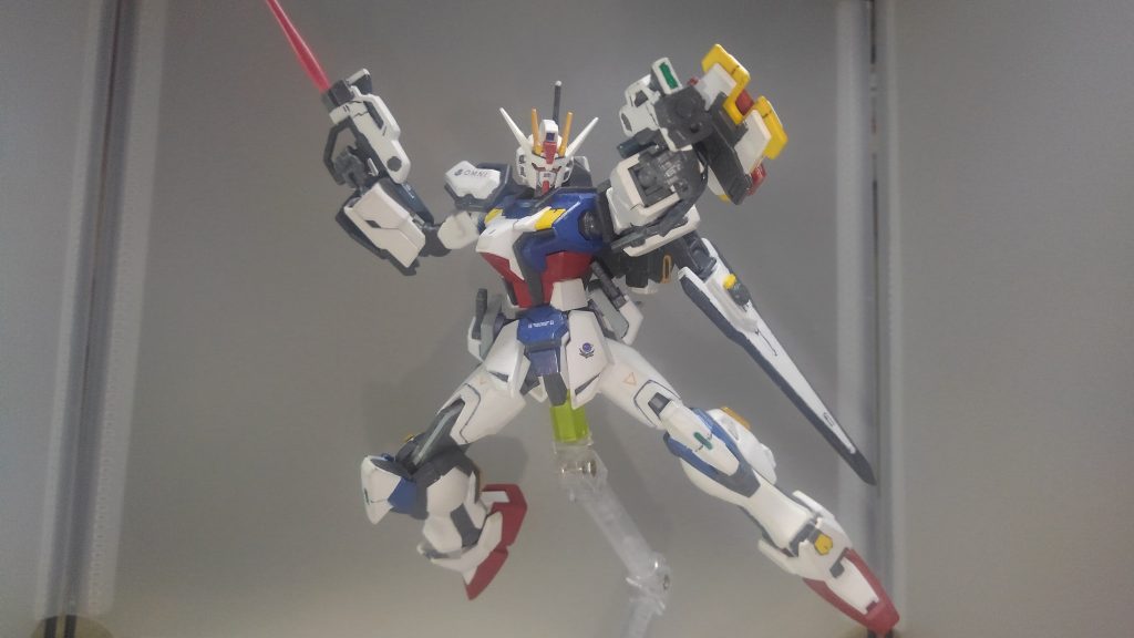 ショートビームライフル×2
銃身下部よりビームサーベルも出すことができる。