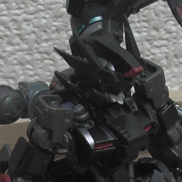 ガンダムアモン　対MS用近接戦闘用軽装