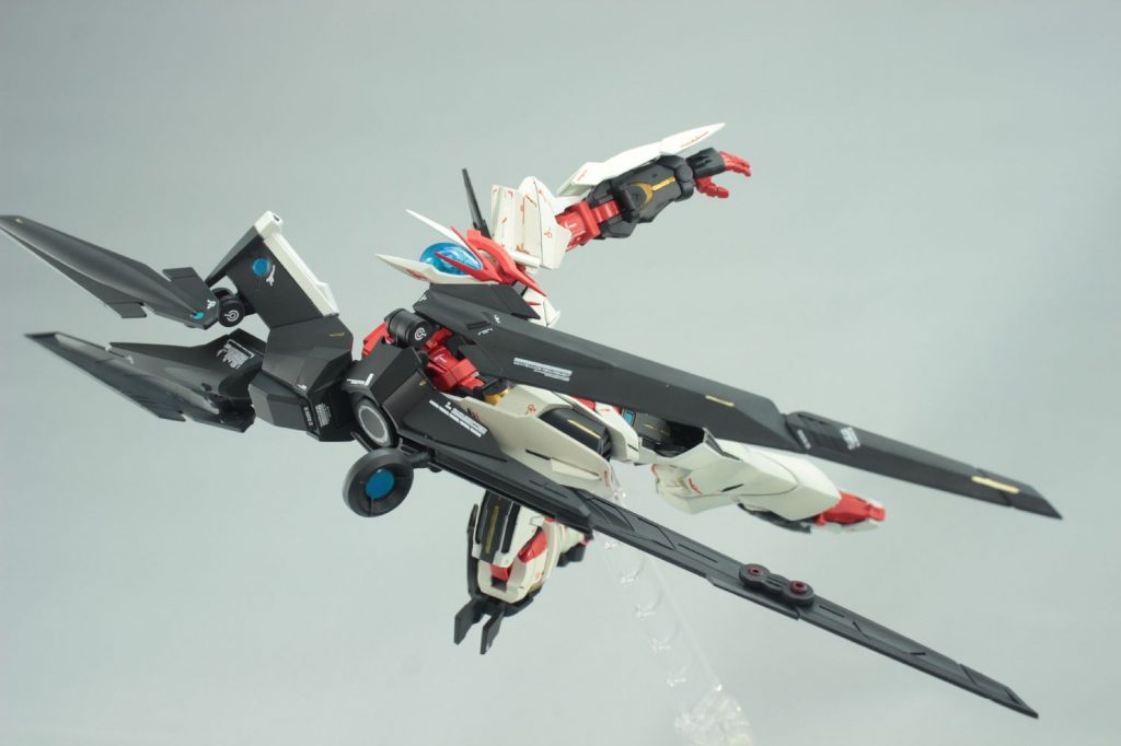 Bスマートガン装備状態。
NNライフルにもデカールを貼り付けて単調にならないようにしています。
取り回しは悪いものの、意外と動きやすいのでお気に入りの形態です。