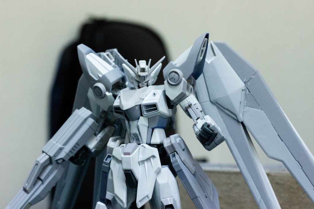 自分への教訓も兼ねて、このガンダムはアンダーンガンダム（未完成なガンダム）と名付け、完成作品としました。