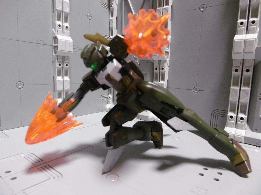 ビルドバーニング流用のため、炎を纏う事だって出来ます。
攻撃用…ではなく、火遁すなわち遁術として逃亡を図ったり、騒ぎや放火を起こして場を混乱させる目的あり。