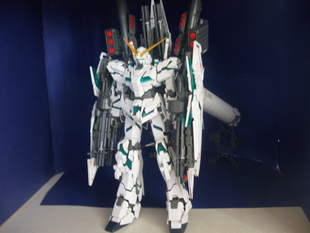 デストロイモード+フルアーマー
ビームガトリングガンx3(6門)で発狂しかけました。
ベースジャバーもちゃんと作ってます。