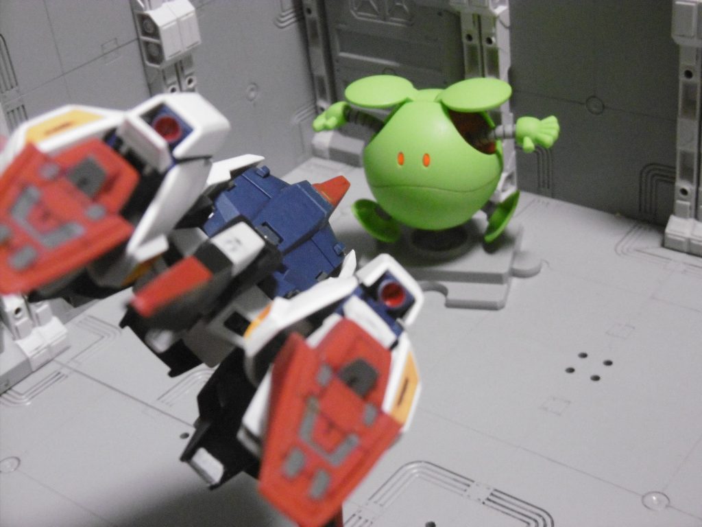 ここからいなくな・・・るのは、どちらか?
以下、セット用の付属品・部分塗装箇所・手を加えた点について。