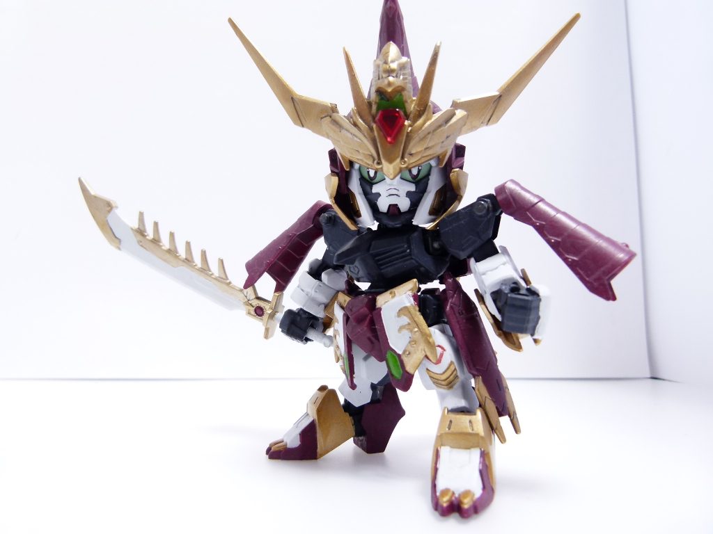 軽装形態前から。
基本的にはBBガンダムバルバトスDXに紅蓮装曹操(演者・ガンダムダブルエックス)のパーツを組み付けたもの。
肩はそのまま代替可能なので組み替え。カブトは取り外せません。