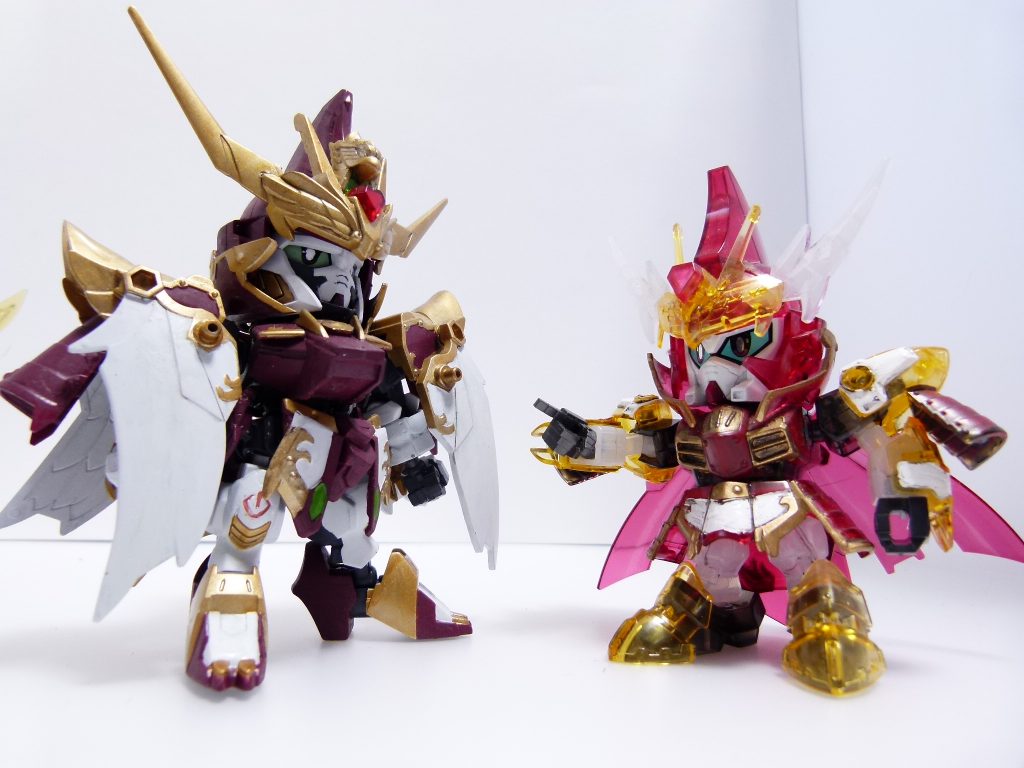 元の演者(ダブルエックス)と。
・・・ここまで書いておいてなんですが、来年展開予定の三国創傑伝、どうなるのでしょうね。
「世界中の子ども達」に向けるからにはやり通してほしいもの(個人的にはこの要素を一番期待している)。もちろんガンプラも・・・