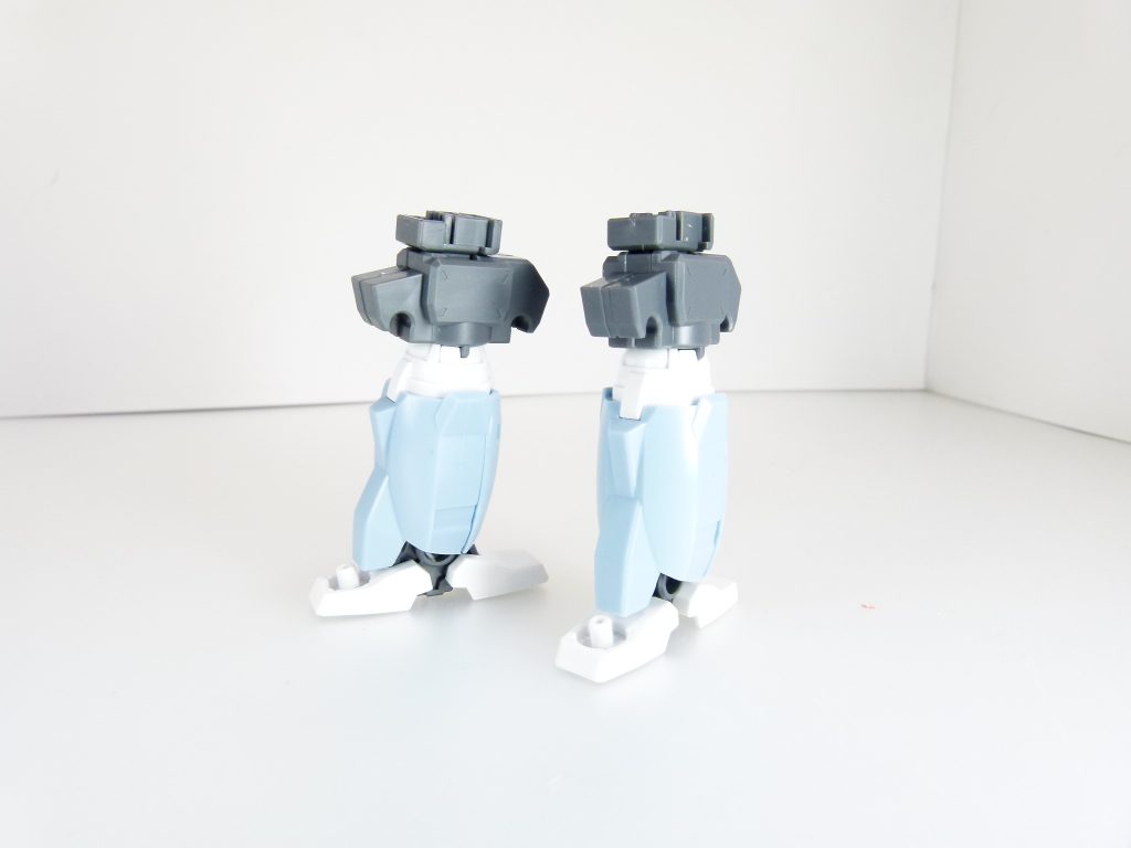 頭身を変えられる脚部。本キットのままだとここまで。かと思いきや、本記事を書いている途中に「セラヴィーって棒軸接続だったじゃん」と思い出し･･･脚部パーツには上記PC-123プラスN、もしくはPC-001①などが中に入るので、そこから３ミリ軸を使えばどんなキットでも足を伸ばせるようになります。PCがない場合は本キット本体前部から取り出しても可です。