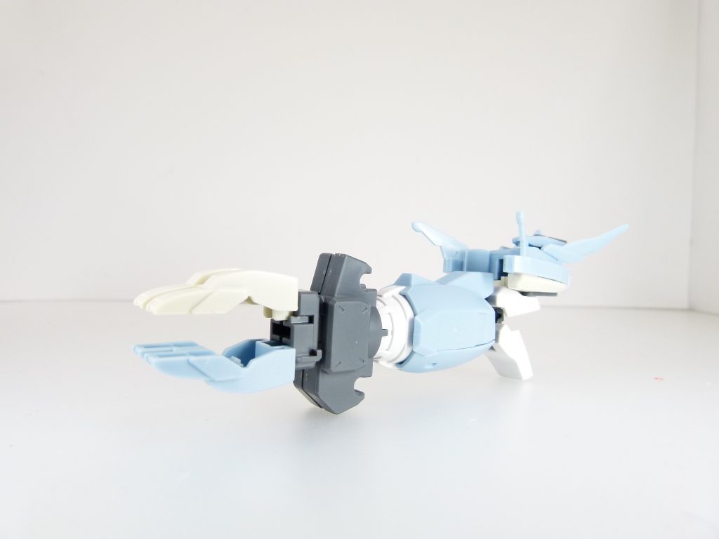 スラスター部分（イフリートモード時足）は、余剰パーツのシェヘラザード脚部を接続可能。そのシェヘラザード脚部にはクローコンテナジョイントがなぜかぴったり入る四角穴があり、その先にクローを接続可能。大型GNクローみたいな。