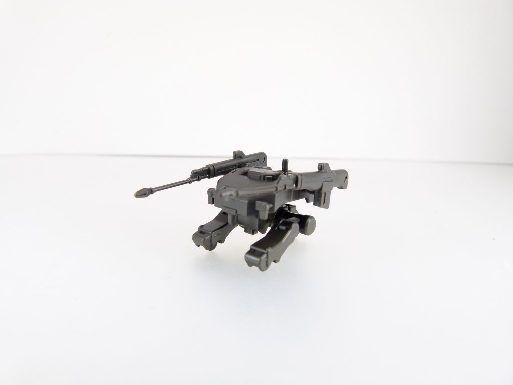 CGSモビルワーカー:CGS(クリュセ・ガード・セキュリティ)の地上用MW。小型でキャノン砲の口径も貧弱。CGSの財政事情をうかがい知ることができるが、少年兵用に阿頼耶識システムを搭載することにより反応自体は良い。発掘当初コックピットのなかったガンダム・バルバトスに移植されたのはこのMWのコックピットである。CGSが鉄華団となった後も、戦闘や物資運搬、指揮などに使用された。幾多の戦場を彩った名MW。当初はこれがコアファイターとしてバルバトスに合体する案もあったとか(先に「AGE」でやってしまったので現在の形に)。砲塔が可動、足部分の可動は微妙。後のMWに比べ相当小さいです。白く塗れば三日月用。ピンクなら初代流星号。【次回予告予定】筆者はお酒は飲めませんがボージョレ・ヌーヴォーの解禁は明日(11/15)だそうで。ついに登場したGBNーガードフレームを。