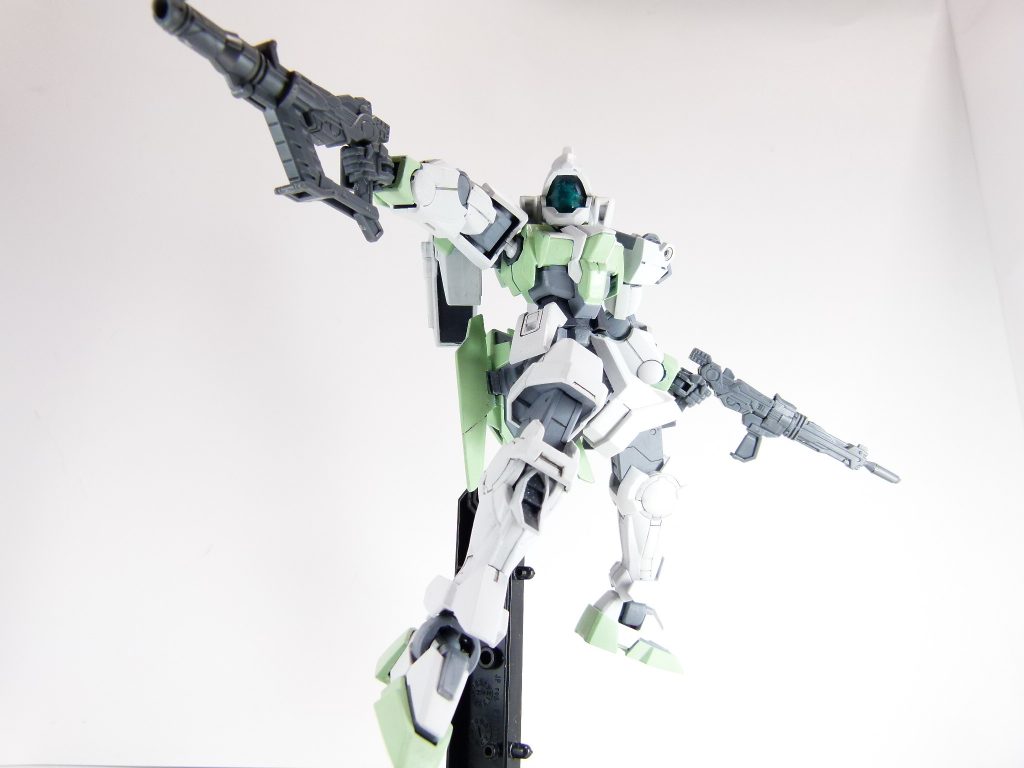 ここからはカスタマイズ。「組み替え銃」関係が多く登場するHGBC。本キットも例外なく、ビームピストルを基点に多々の換装パーツを付け替えて自在にカスタマイズできます。換装が全て縦方向で横方向に広がらないことが難点かな。どれも軽銃に見えてしまう。