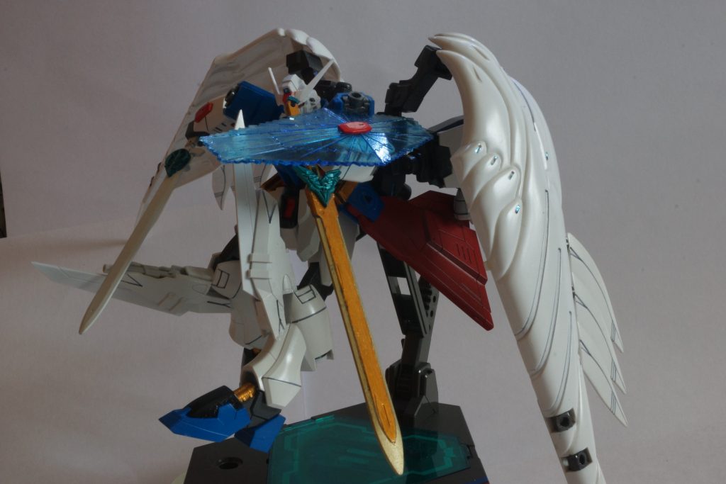 　ビームシールドです。
　やっぱりシールドはいるよねということで、ビームシールドにしました。これなら二刀流でもじゃまにはならないかと思いまして。
　X1がハリソンF91のヴェスバーを防いだように発振機だけ外せます。(伝わったかな...)
　