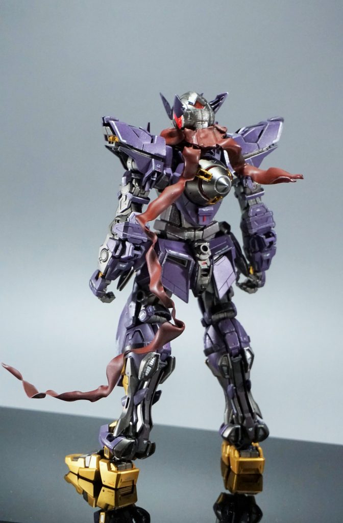 背面。MGとRGのエクシアを織り交ぜてディティールアップしています。