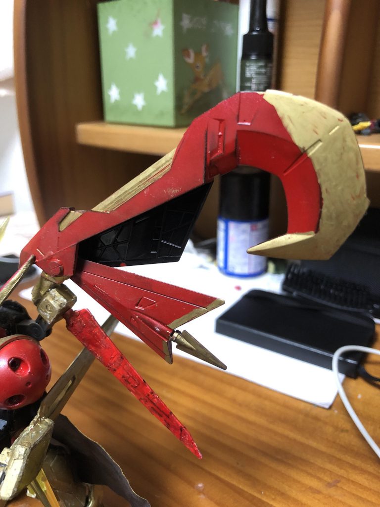 続いて、バッグパックです。翼を表現するために羽部分を一つ足しました。