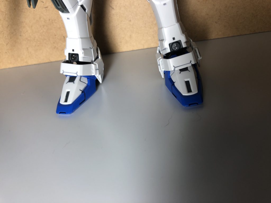 わかりにくいかもしれませんが、メタルパーツを使っています。