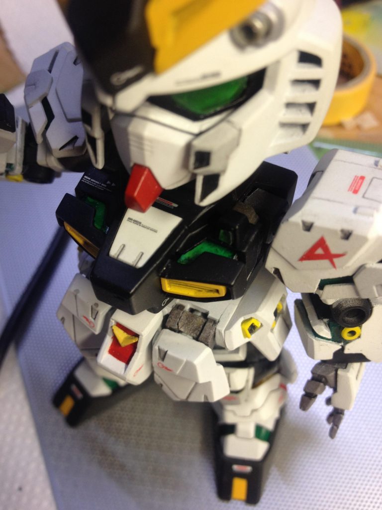 胸部は素体を切り離し、中にアクリルにてサイコフレームを。