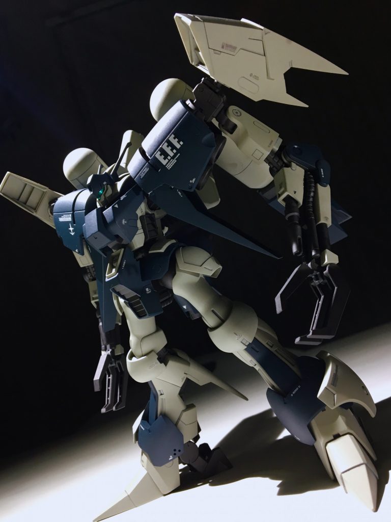 後ハメ加工が大変な部分はありますが、なかなかカッコ良い、いいキットです！