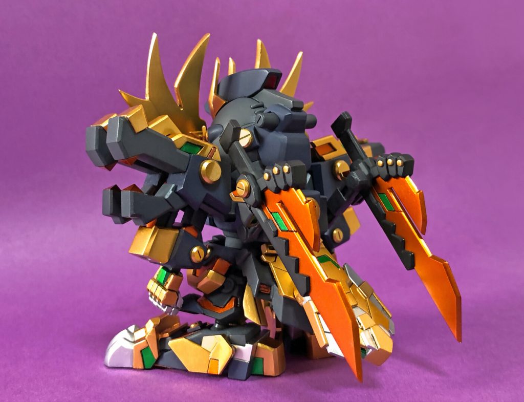 敢えて大将軍に欠かせない翼を廃止し、背中はフリーにして双龍刀で疑似翼を。