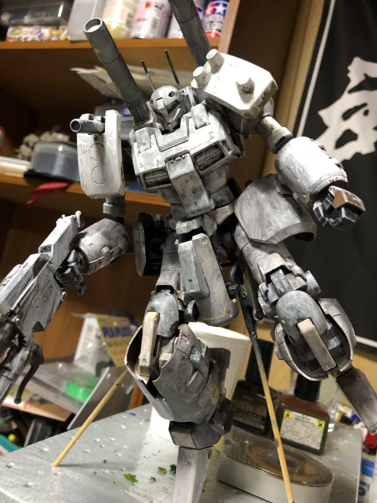 HJのギラドーガの作例を真似てウェザリングカラーのホワイトで塗装