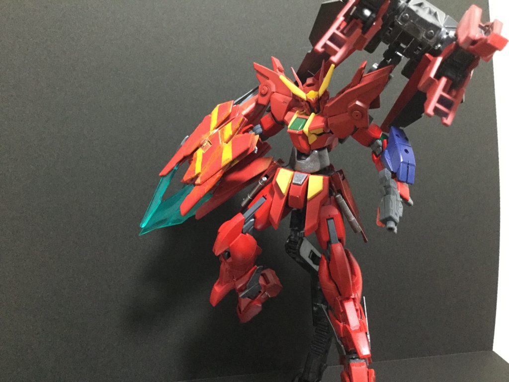 ディバインユニット ビックアーム
マグナムの足をアーム見立て、オリジナル機同様に前方に出せるようにジョイントパーツを使用