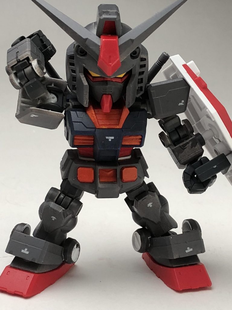 サーベルが抜けるのが特徴のこのキットですが、そこも再現してます。