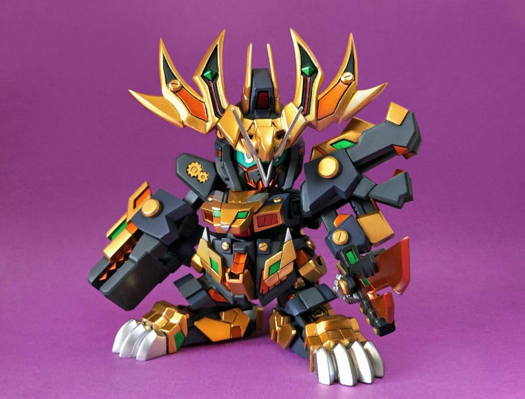 胸の「獣威」は獅子がモチーフ。敵を威圧する。プラ板からの作成。