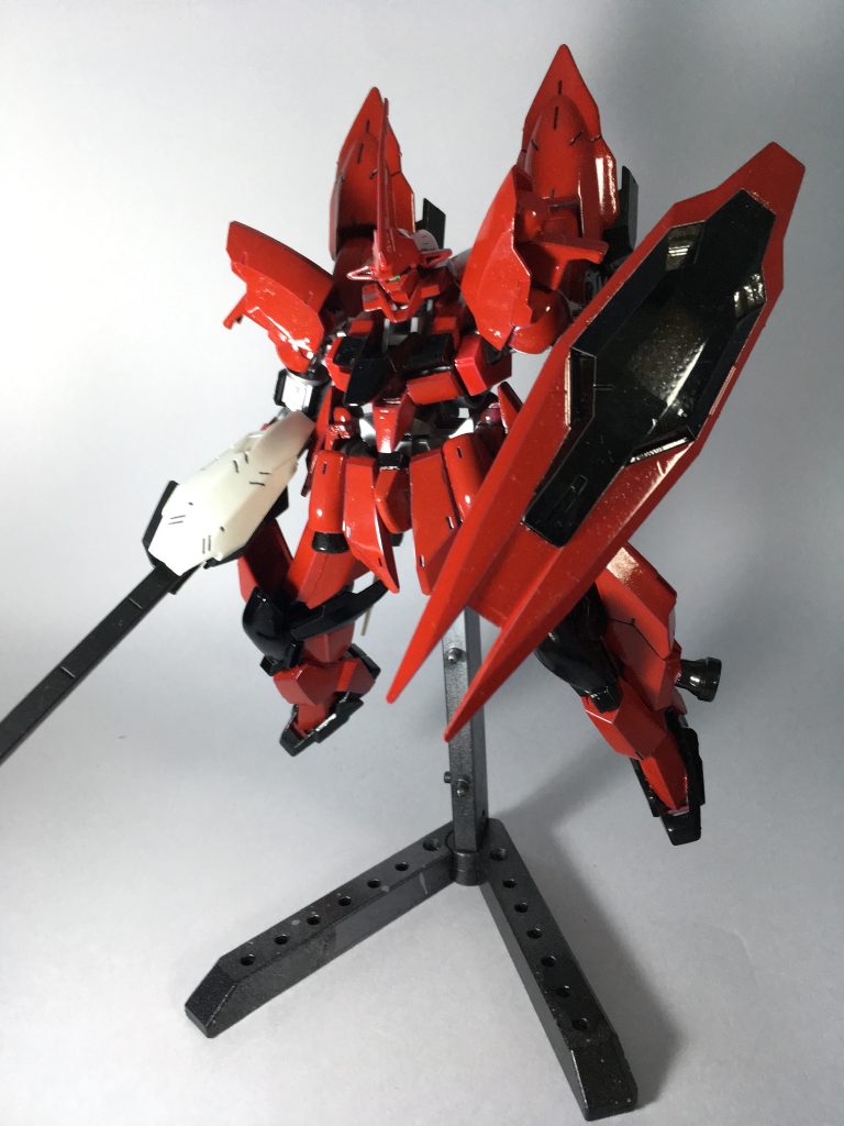 シールドはジュリアのスラスターをそのまま使用