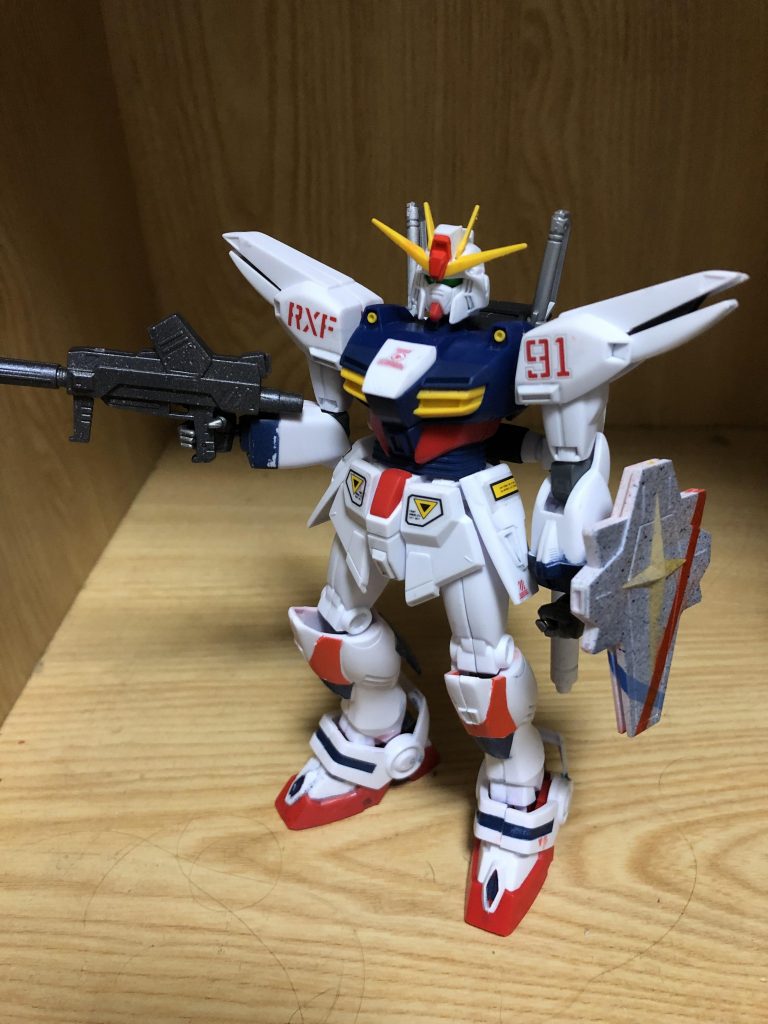 正面から。
ライフルが持たせにくい。
ポーズが上手く出来ない…