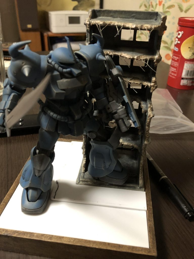 グフカスタム市街戦–4枚目/制作者：みつあき