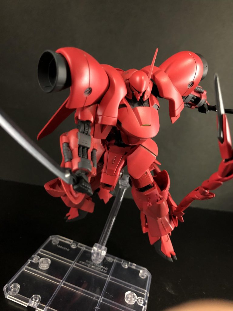 二刀流かつ尻尾での追撃!阿頼耶識システムじゃなきゃ操れないですね。