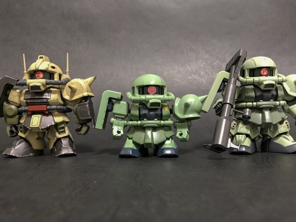 素組みのザクと一緒に。