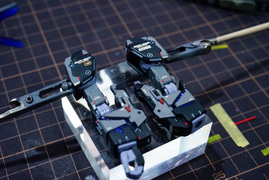 塗装後はデカールとREDポイントをつけて行きます、この後にトップコートをし仕上げをしていきます!