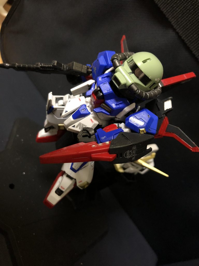 再度、Zガンダムに変形。
いや、
Zザクだコレ。(´･д･｀)