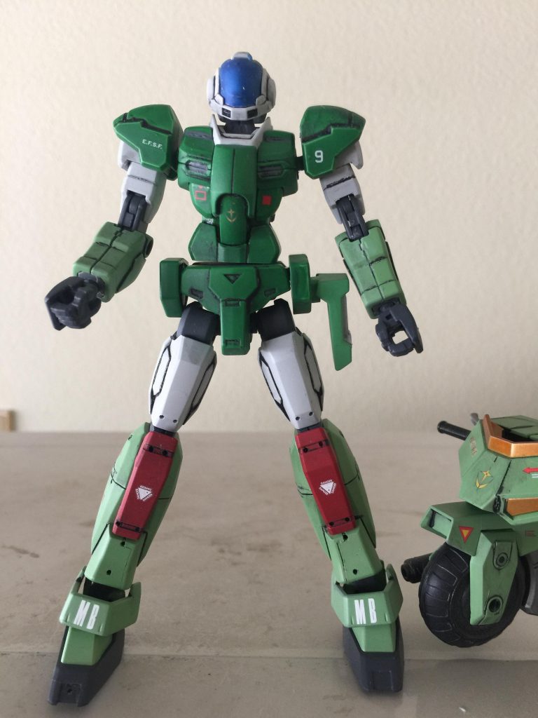 アーマードスーツです。
今回 アーマードスーツなので
あまり 水転写デカールを 貼りませんでした。
水転写デカールは 足のデカールが
ポイント アピールショットです。