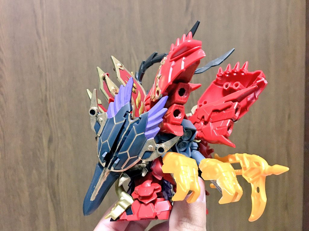 大体の構成が決まったところで塗装も進めました。