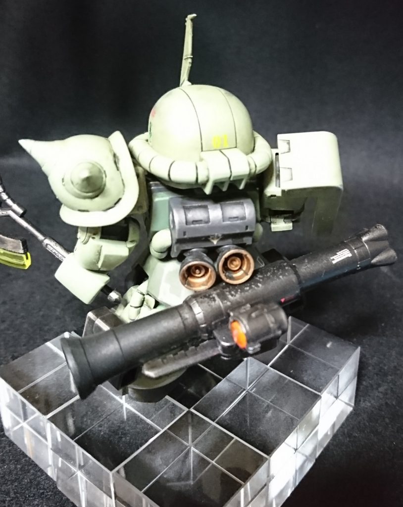 シャアザク予定でバーニアつけたら、バズーカはかなりキツイです。