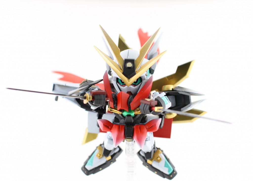 *正面*
小太刀二刀流。回転しながらの切り付けはさながら竜巻の如く。