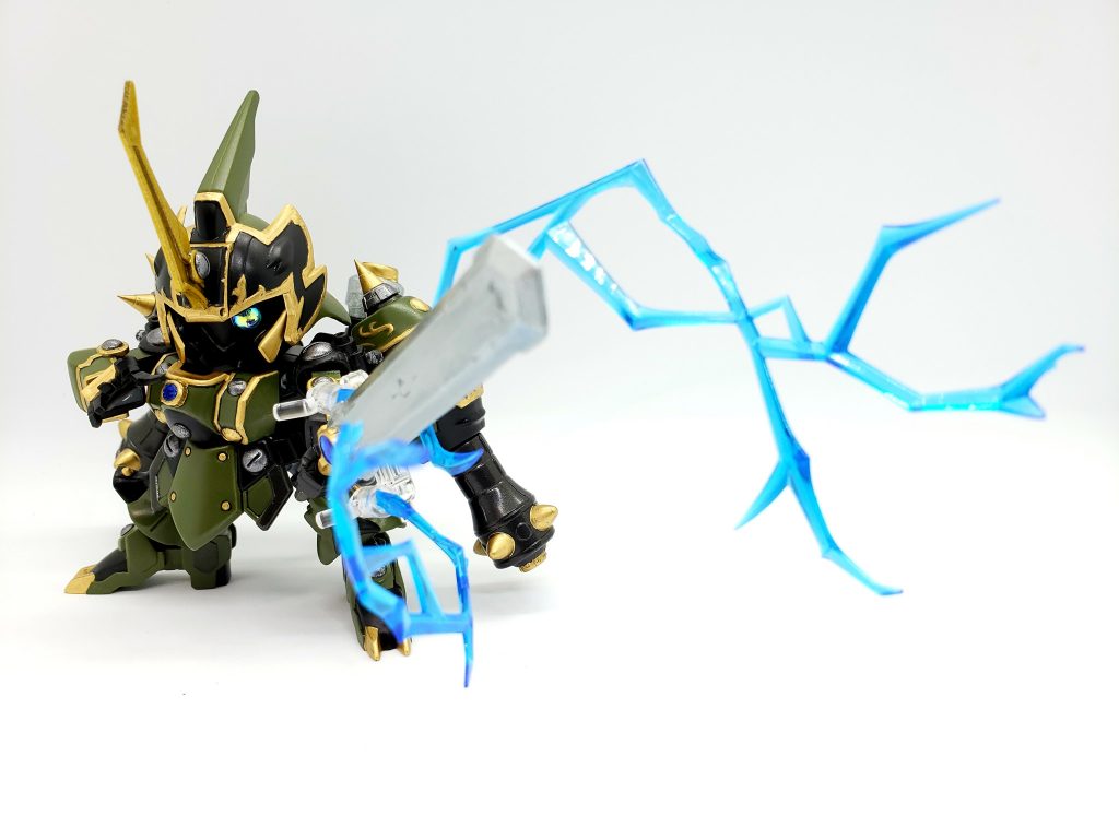 この形態になると大刀『雷衝』が真価を発揮。
刀身に蒼雷を纏い、威力の上昇の他、刀身から電撃を放ち攻撃することも可能。