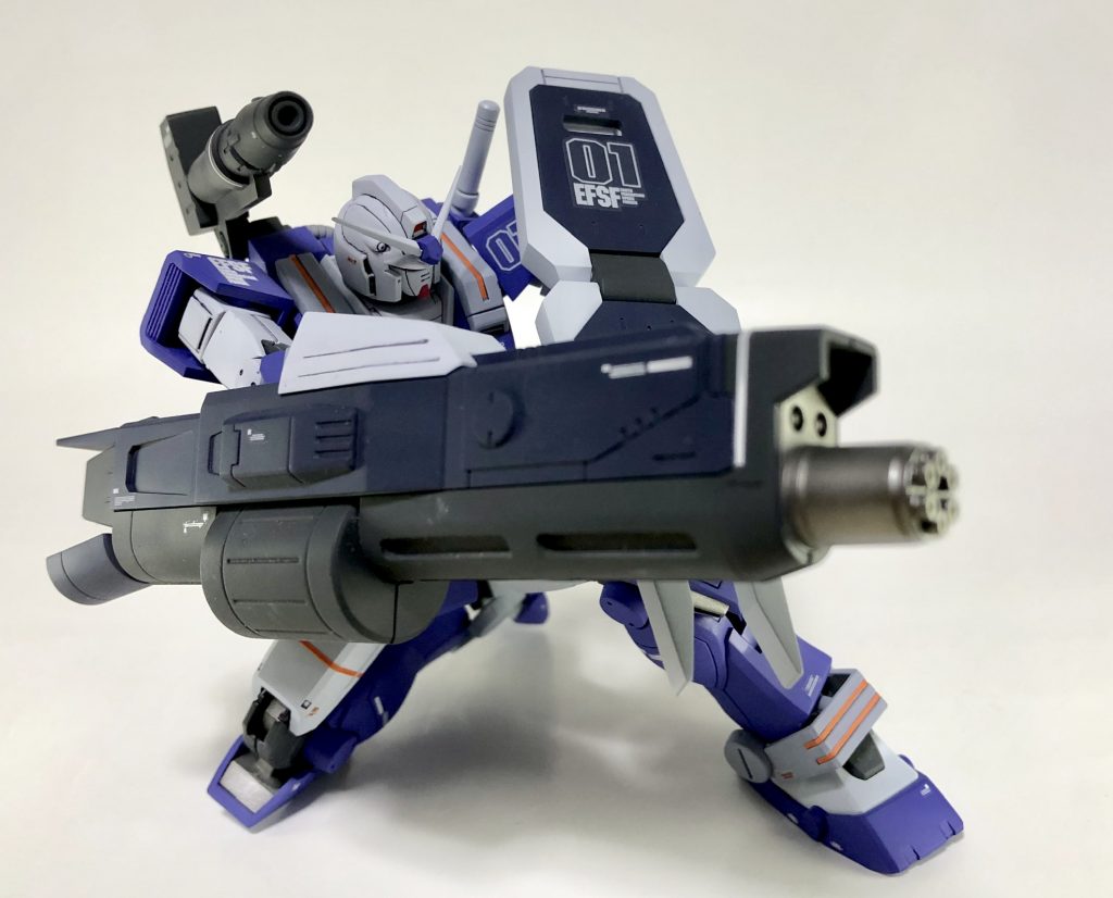 フレームランチャーを振り回しても余裕かつ立膝撃ちも難なくこなす関節構造が素晴らしいです。