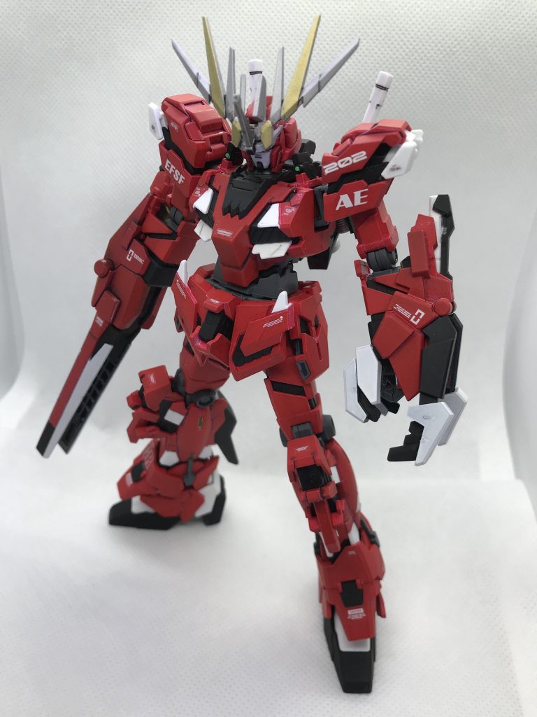 搭乗者はマサキ.キョウスケのクローン♀タイプ。
搭乗者といよりはもはやマシンの生体ユニットといった役割りである。
ムラサメ研出身であるマサキ少尉のデータをもとに造られたクローンの女性タイプ。
人としての感情がないため外部からの干渉を受けることがない。
戦闘空域に存在する敵機を殲滅するまで戦闘を停止することはない。
マサキ少尉のクローン
「Mシリーズ」は三体製造されており、三体目の個体は行方不明となっている。