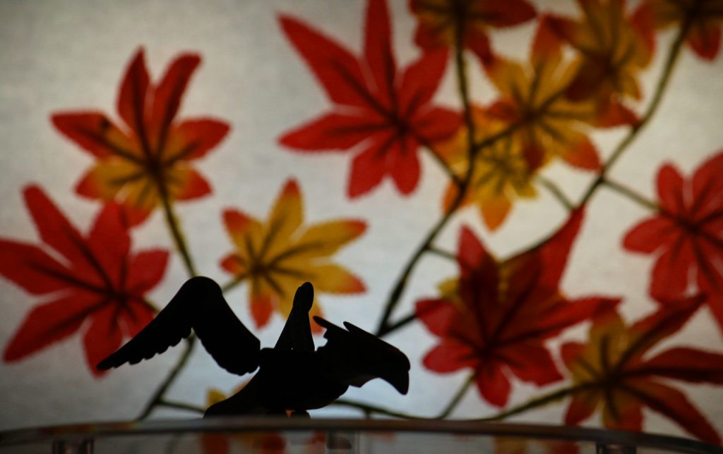 〜しぐれふる舞鳥峠の紅葉鳥 もみぢの衣きてや鳴くらん〜