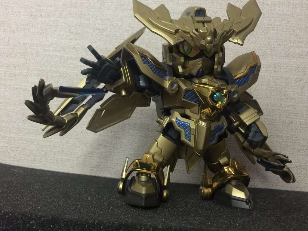 腕にポリキャップを仕込んでいるので、HG規格の平手が使えます