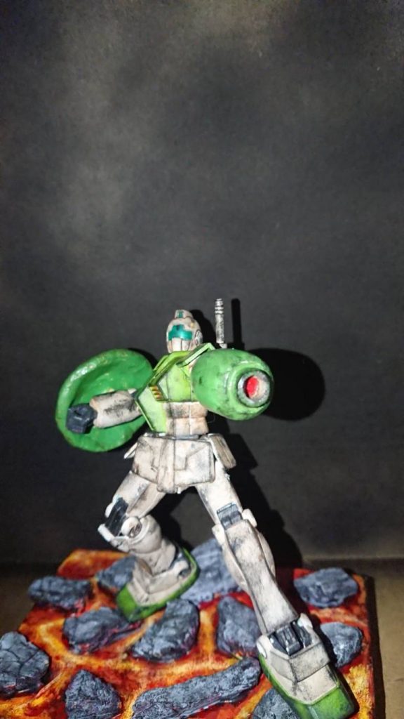 ジムバスターを発射してるイメージ。
ジムシールドの裏の手抜きがバレる1枚